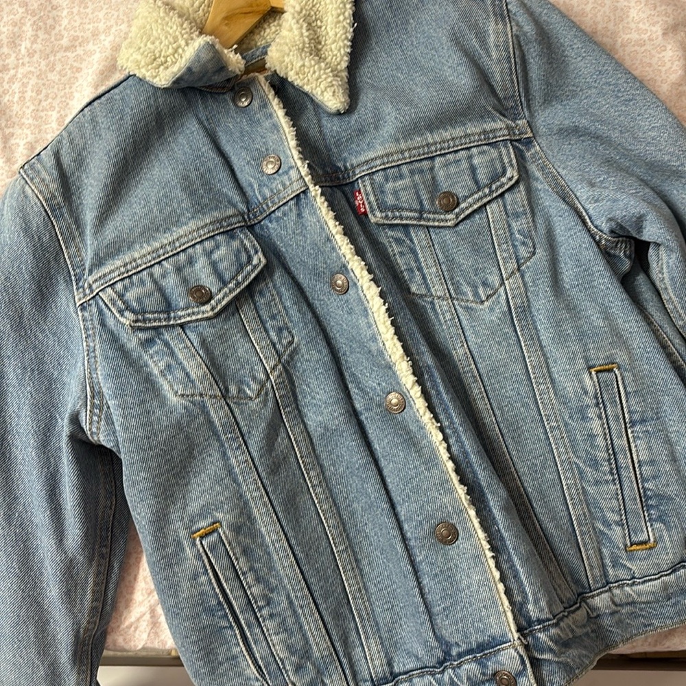 Levi's Jacket SOLD ❌